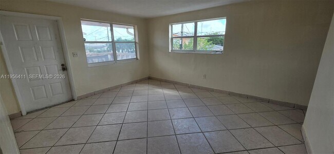 Building Photo - 654 W 29th St