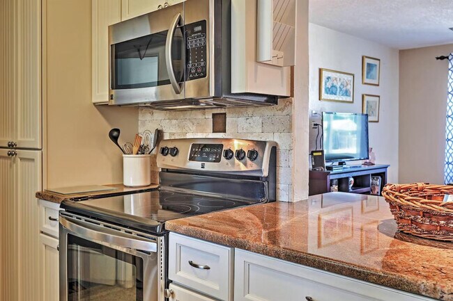 Building Photo - 157 Longwood Dr