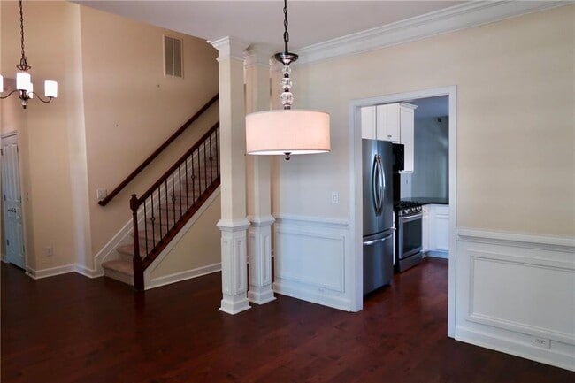 Building Photo - 515 Village Arbor Park NW