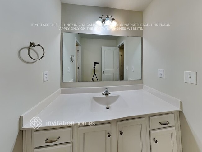 Building Photo - 4014 Weddington Pointe Dr