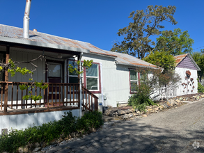 Building Photo - 517 Pleasant Valley Rd