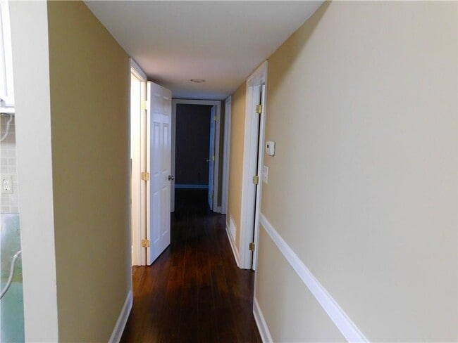 Building Photo - 260 Opal Dr