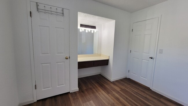 Building Photo - 847 Gilchrist Dr