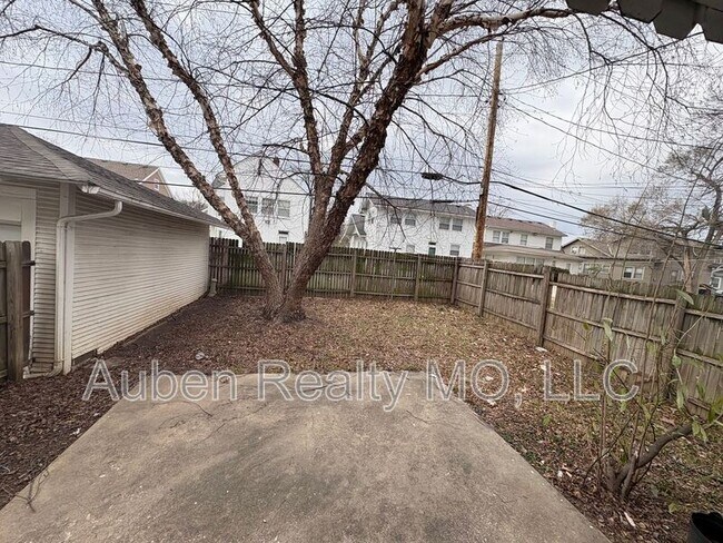 Building Photo - 5316 Harrison St