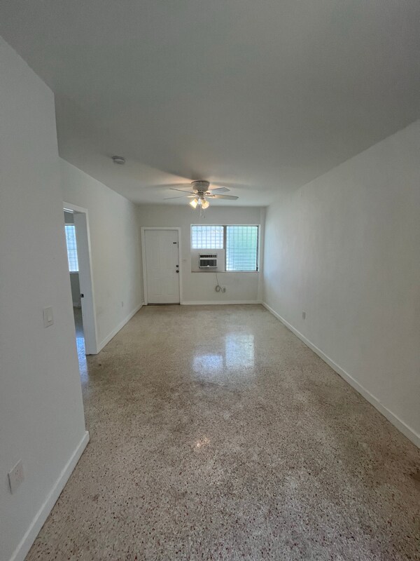 Building Photo - 401 SW 8th Ct