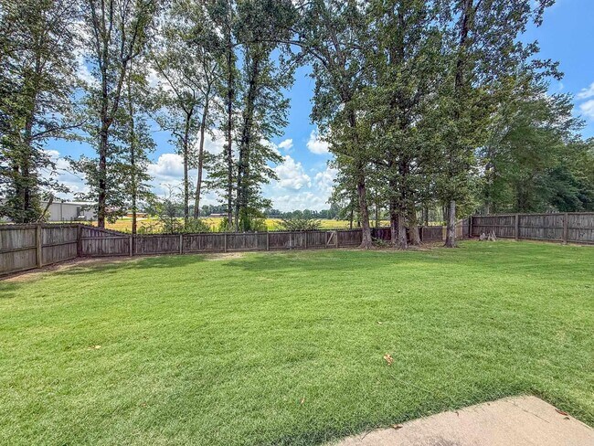 Building Photo - 43 Earnhardt Cir