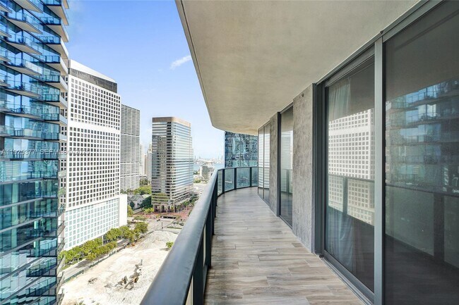 Building Photo - 801 S Miami Ave