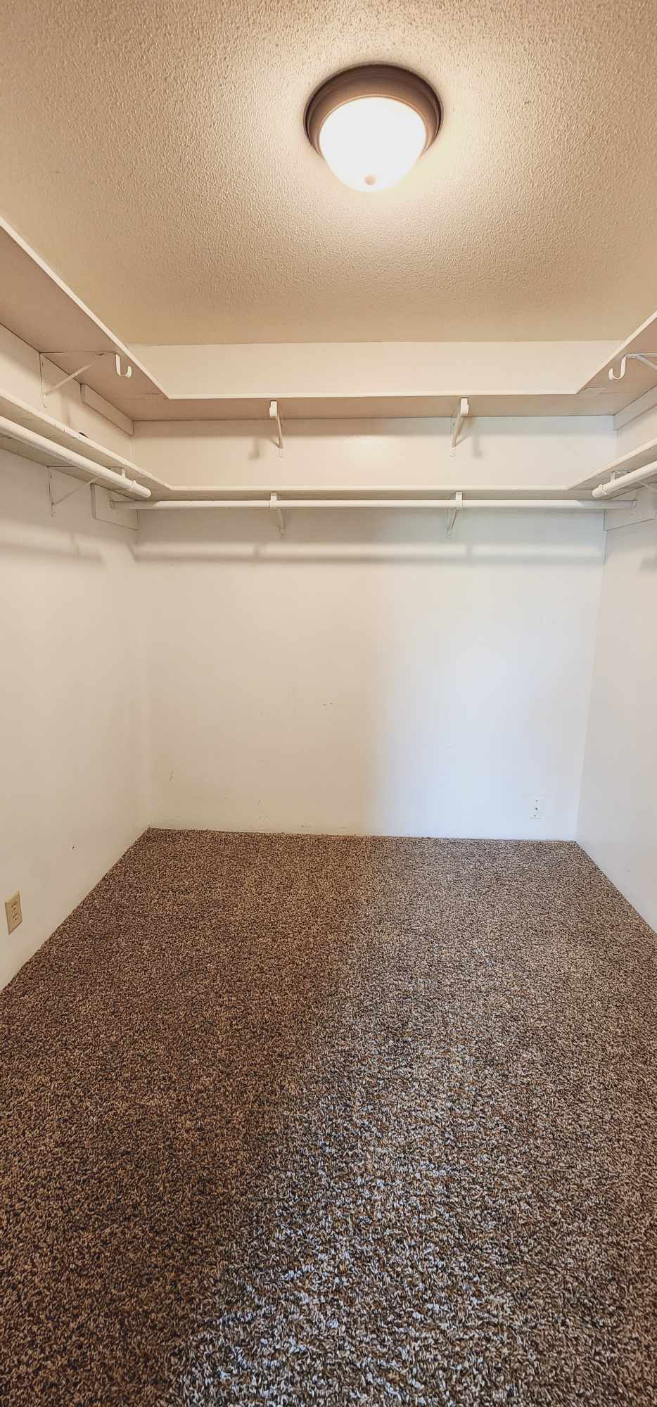 Building Photo - 265 Stevens St W