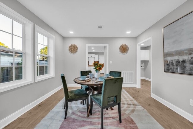 Building Photo - 1402 3rd Ave N