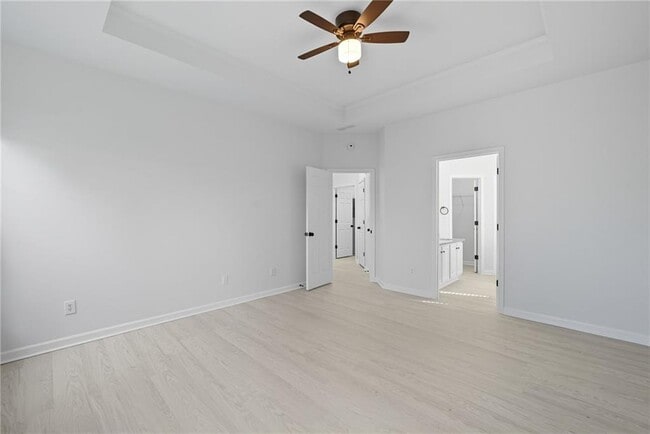 Building Photo - 4000 River Green Pkwy