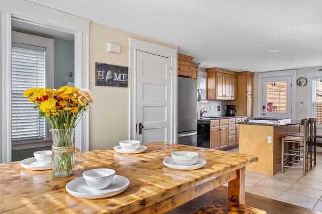 Building Photo - 181 Main St