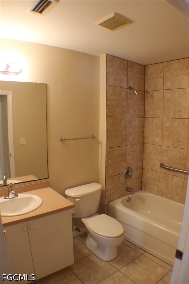 Building Photo - 4131 SW Santa Barbara Pl