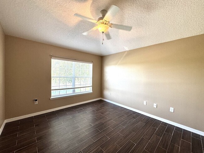 Building Photo - 6582 S Goldenrod Rd