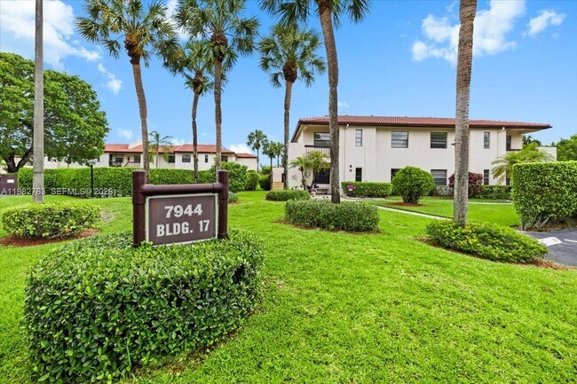 Building Photo - 7944 Eastlake Dr