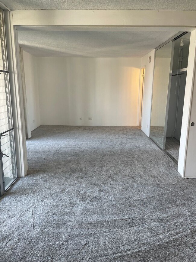 Building Photo - Victoria Plaza - Makiki/Punchbowl - 2/2/1 ...