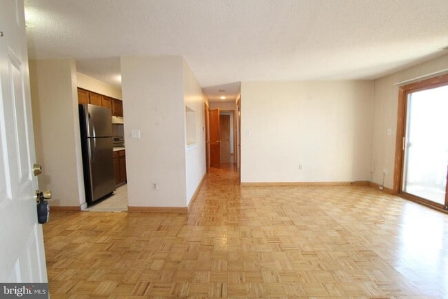 Building Photo - 4812 Ravens Crest Dr