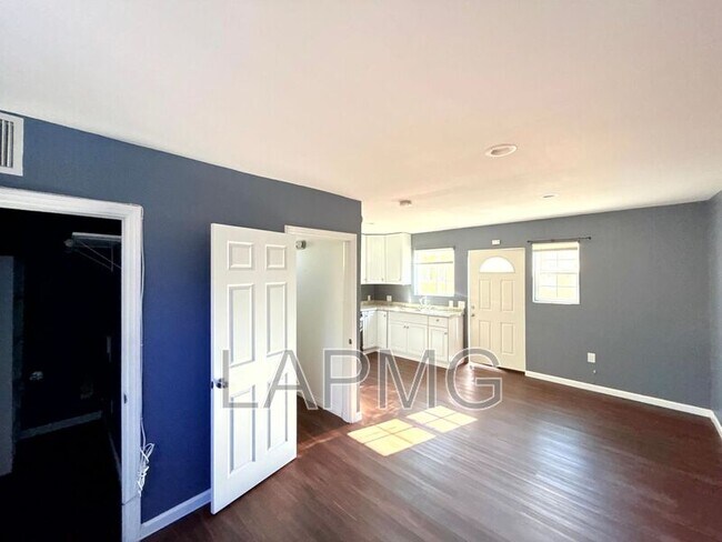 Building Photo - 17535-17537 Baltar Street