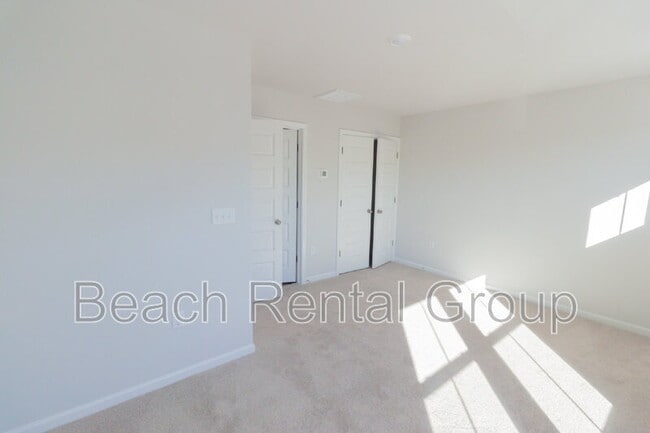 Building Photo - 1375 Speedway St