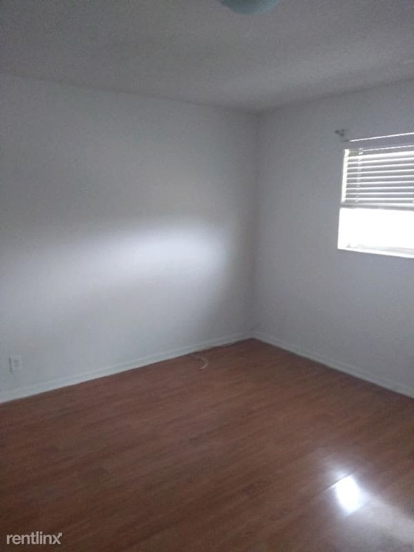 Building Photo - 1 br, 1 bath Condo - 2238 MONROE ST