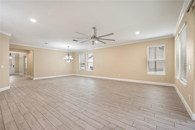 Building Photo - 8348 Vivaro Isle Way