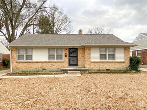 Building Photo - 3 bed 2 bath home recently renovated in Be...