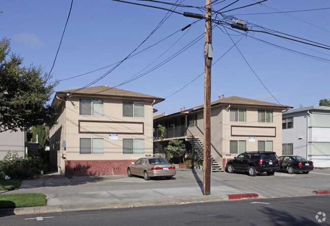 Building Photo - Windy Hill Apartments