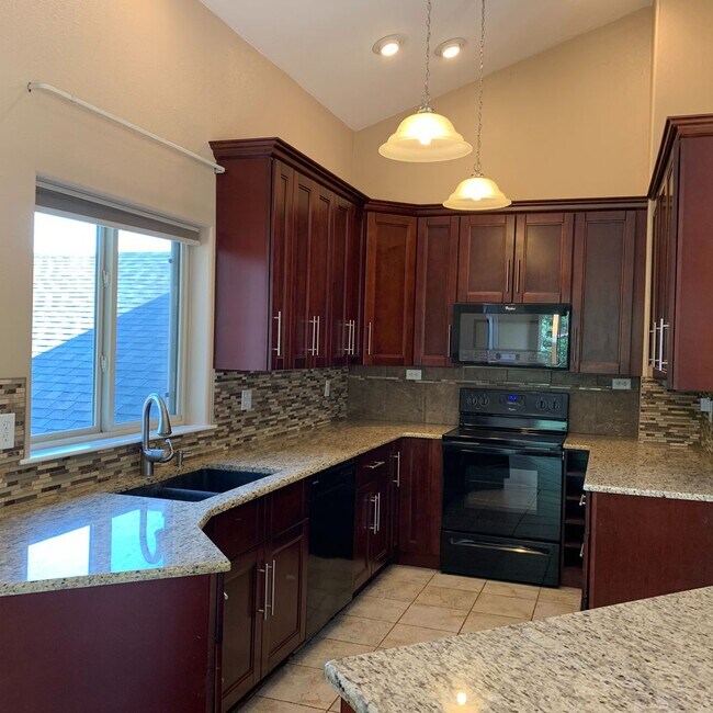 Building Photo - Beautifully updated home on 5 acres