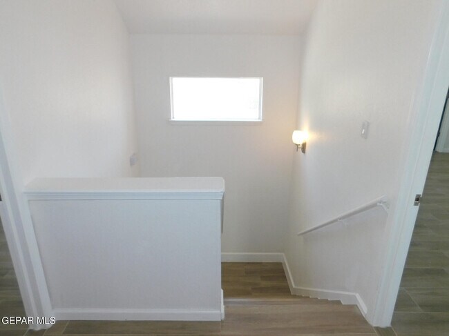 Building Photo - 617 Colchester Dr