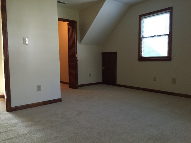 Building Photo - 123 Bonaparte Dr
