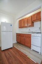 Building Photo - 921 W Agatite Ave