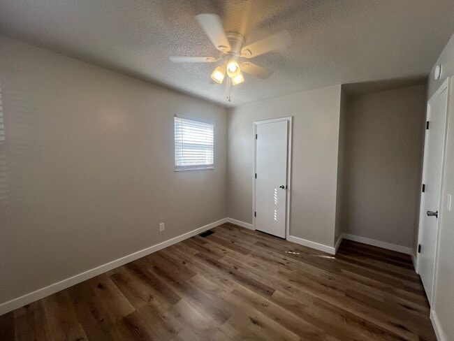 Building Photo - Newly Renovated 3 Bedroom, 2 Bathroom Home - 1200 sqft