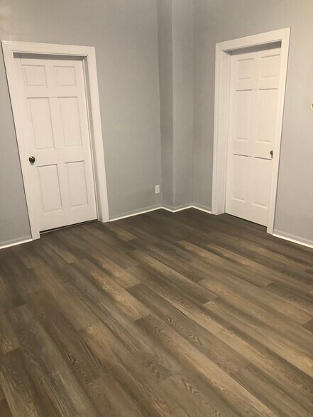 Building Photo - 482 Stella St