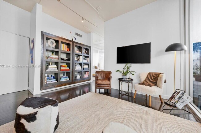 Building Photo - 1700 Meridian Ave