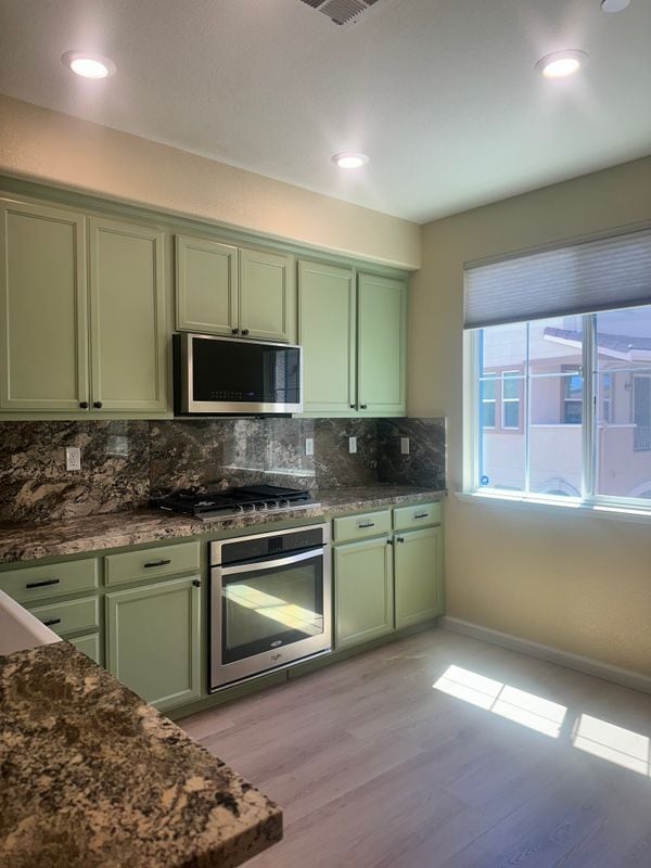 Building Photo - 842 Las Flores Rd
