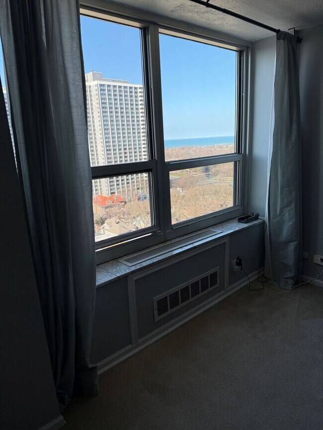 Building Photo - 720 W Gordon Terrace