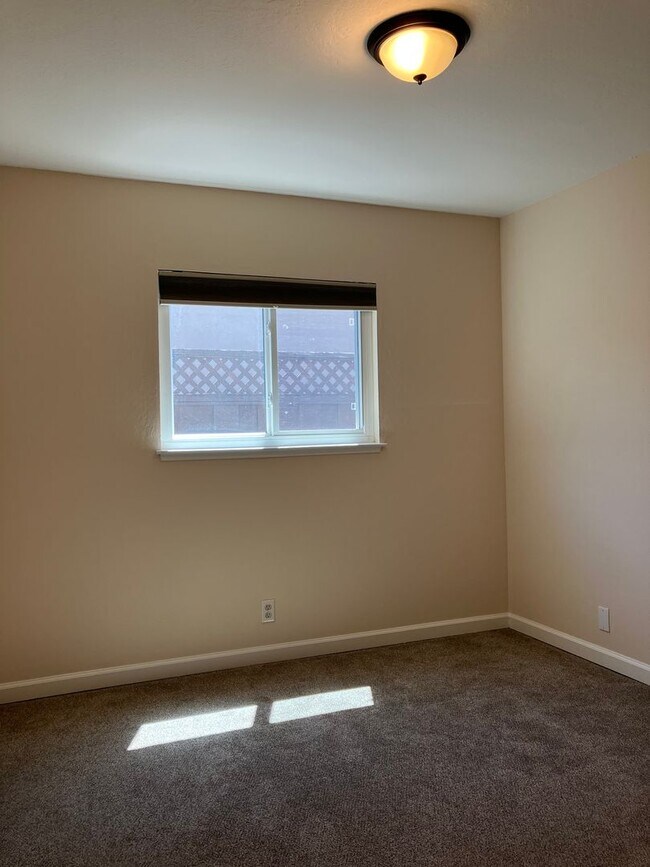 Building Photo - Nicely Updated 4-Bedroom House With Nice B...