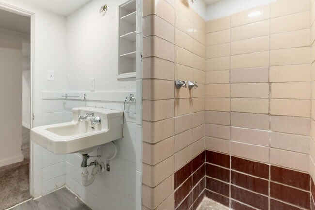 Building Photo - 2625 Gunnison St