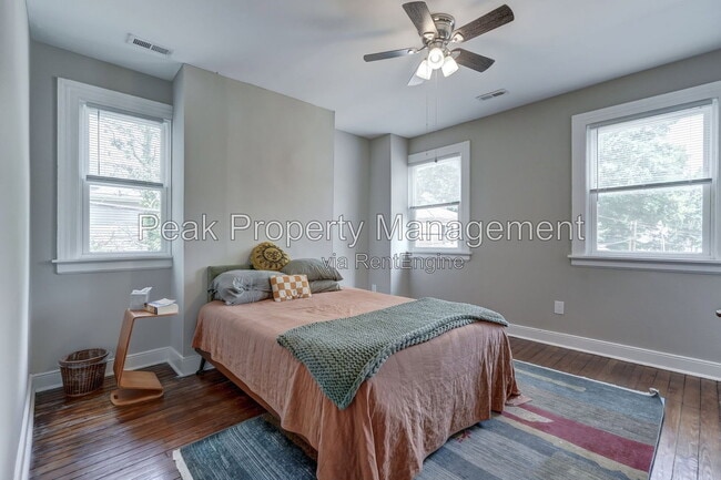 Building Photo - 3022 Groveland Ave