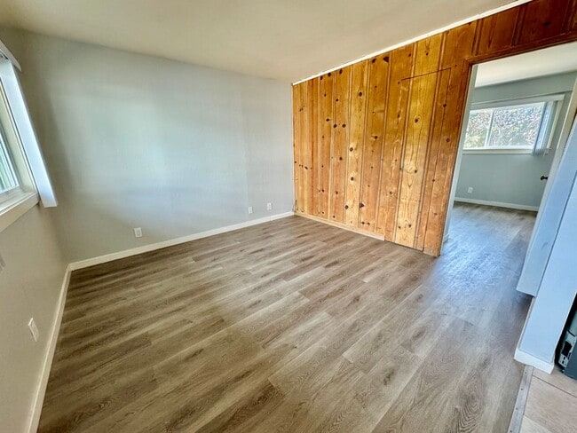 Building Photo - Ground Floor 1 Bed/1Bath Apartment in El Cerrito - Remodeled with 1 Parking Space Included