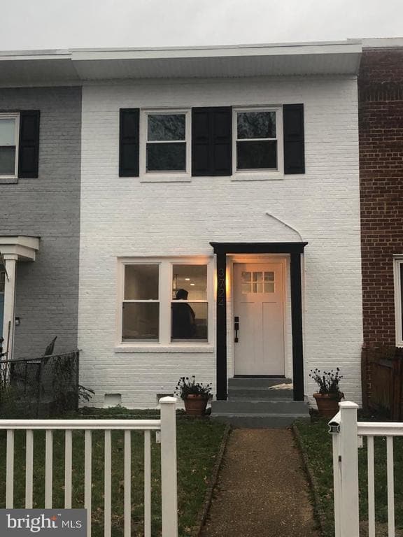 Building Photo - 3724 Edison St