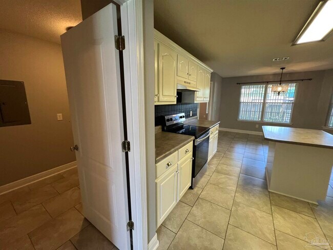 Building Photo - 7951 Amethyst Dr