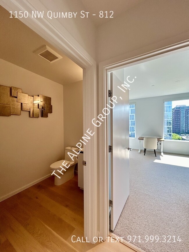 Building Photo - HALF OFF! Vista Condo Available with a View!