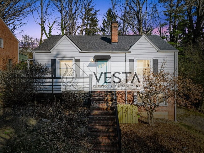 Building Photo - 18 Canterbury Rd