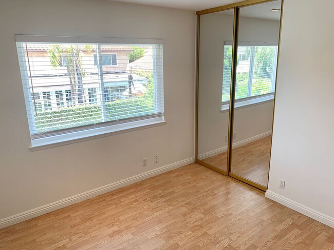 Building Photo - Five Bedroom Single Family Home in Irvine!