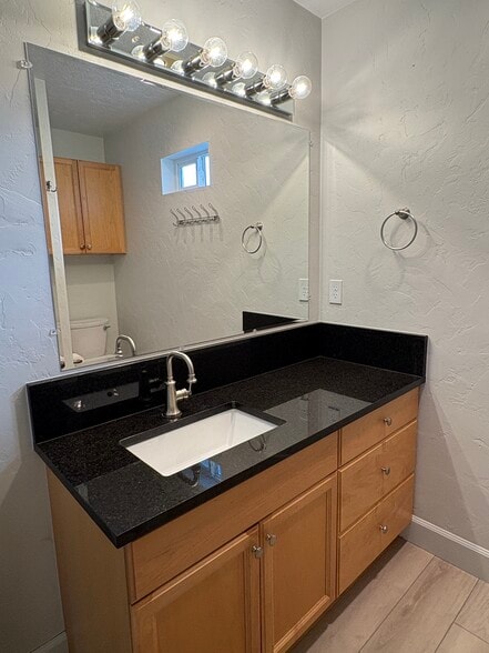 Building Photo - 2557 Cordell St
