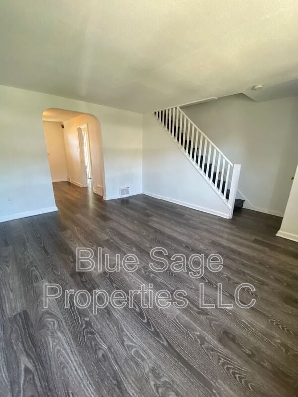 Building Photo - 25 Windsor Ln