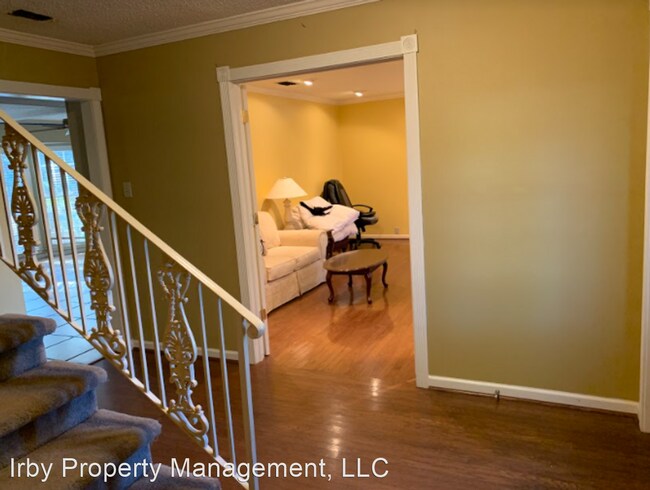 Building Photo - 4 br, 3 bath House - 730 Oak Hill Ct
