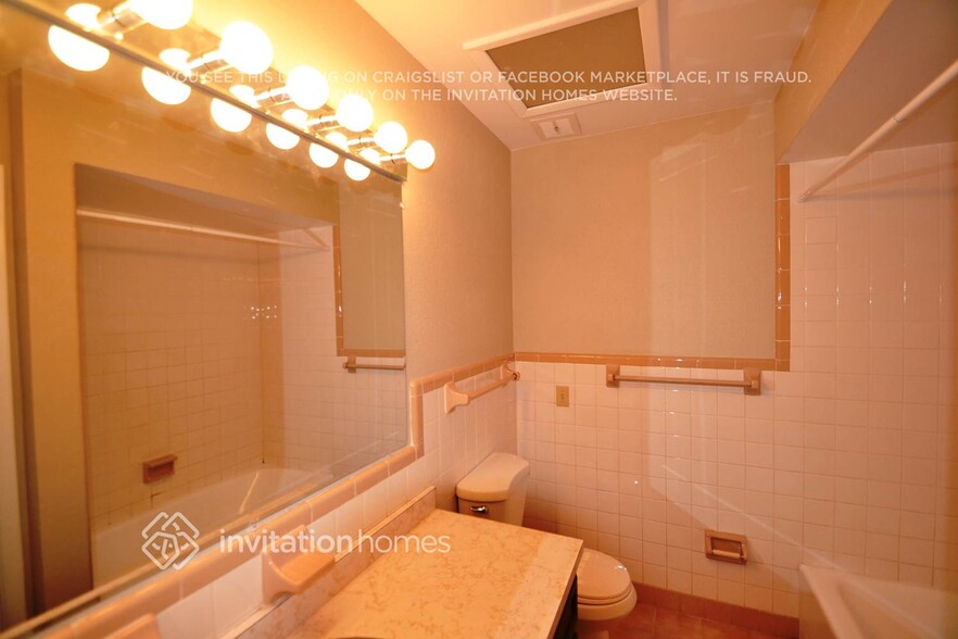 Building Photo - 2200 Bradford Ct