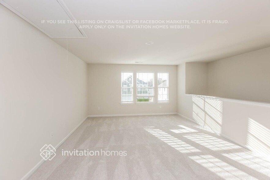 Building Photo - 113 Watrous Way