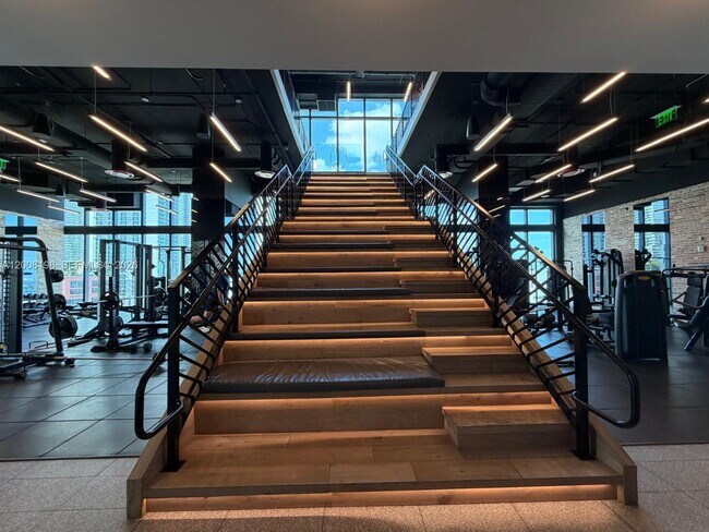 Building Photo - 398 NE 5th St